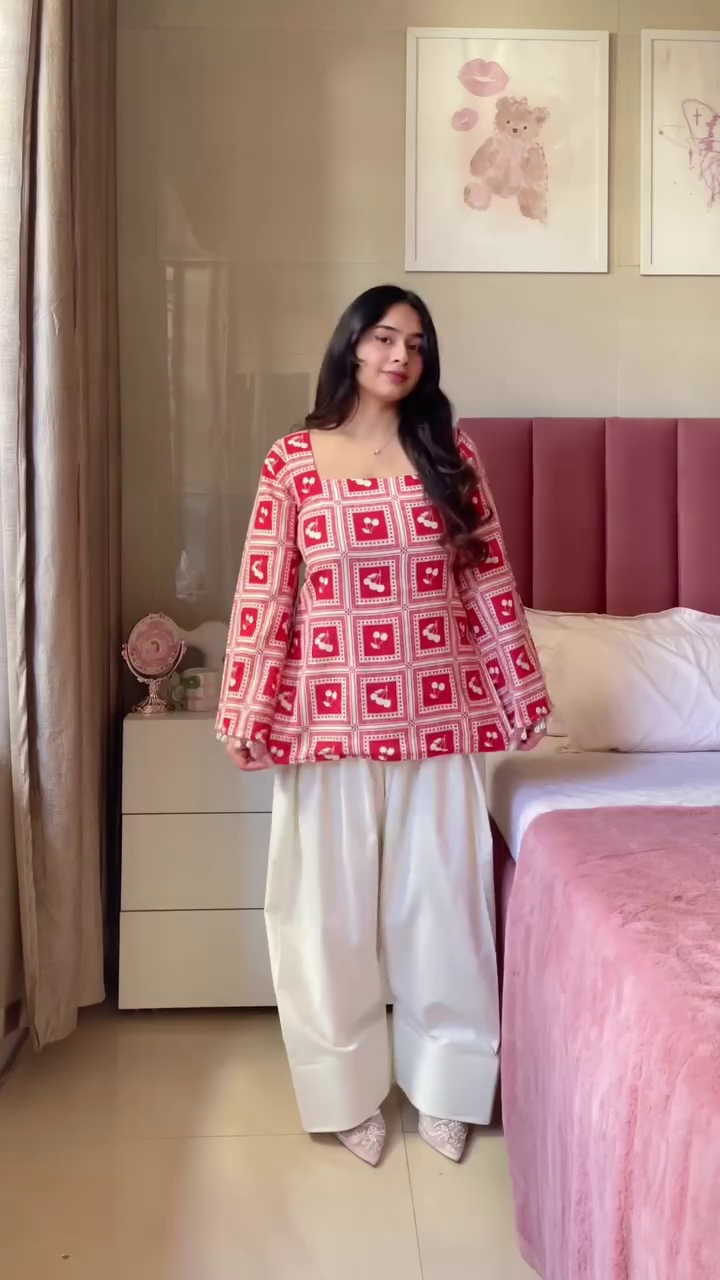 Effortless Everyday Chic: Floral Top with Classic Denim