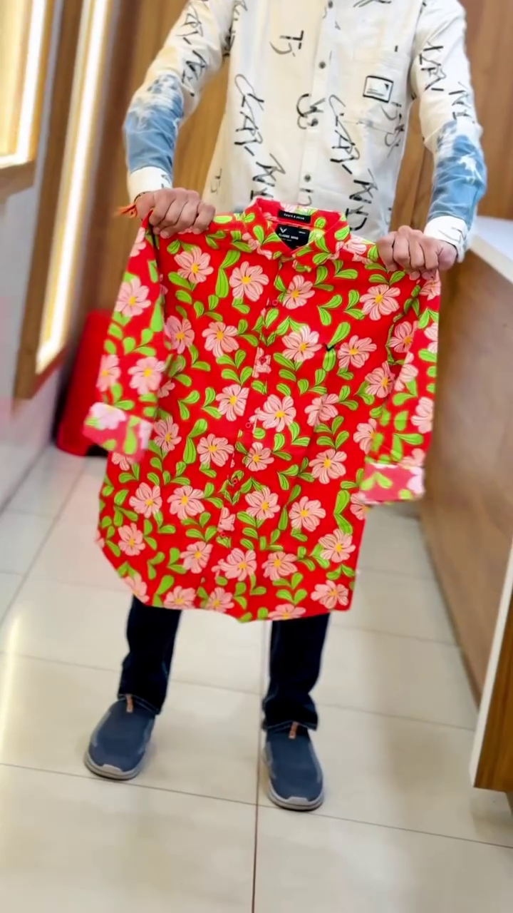 Trendy Red Floral Printed Casual Shirt