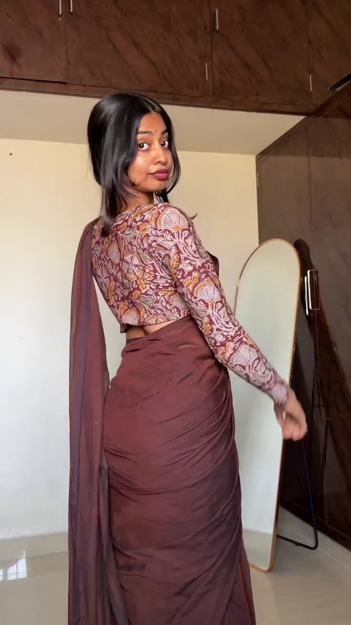 Stylish Brown Saree for Elegant Look