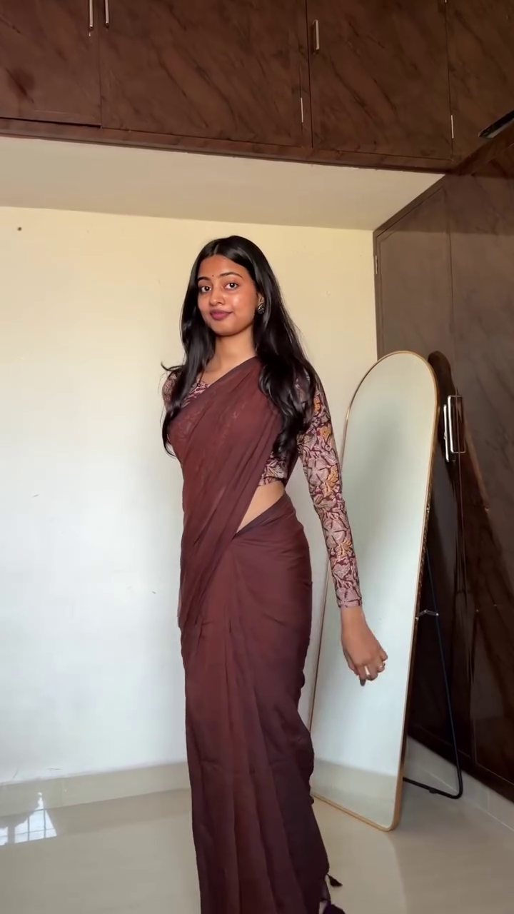 Stylish Brown Saree for Elegant Look