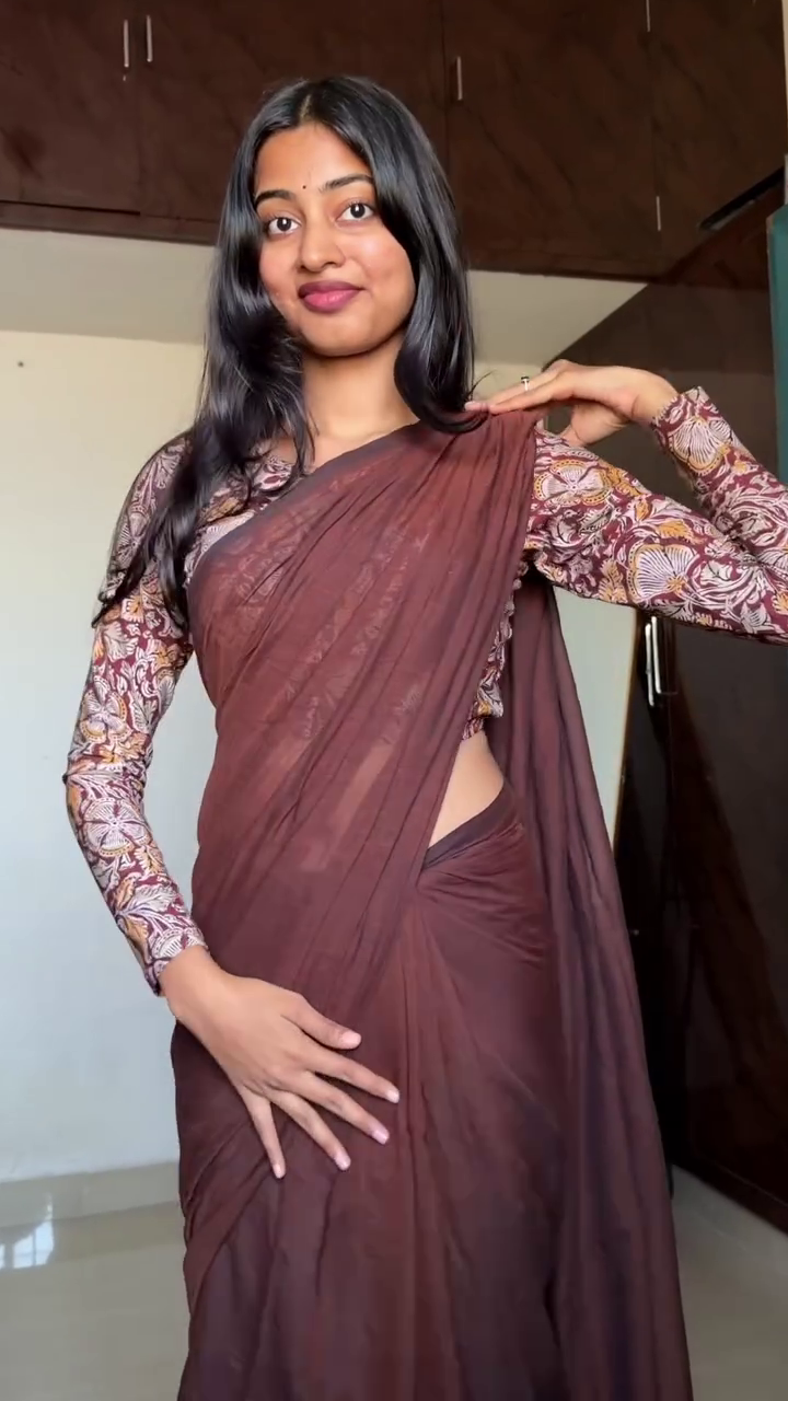 Stylish Brown Saree for Elegant Look