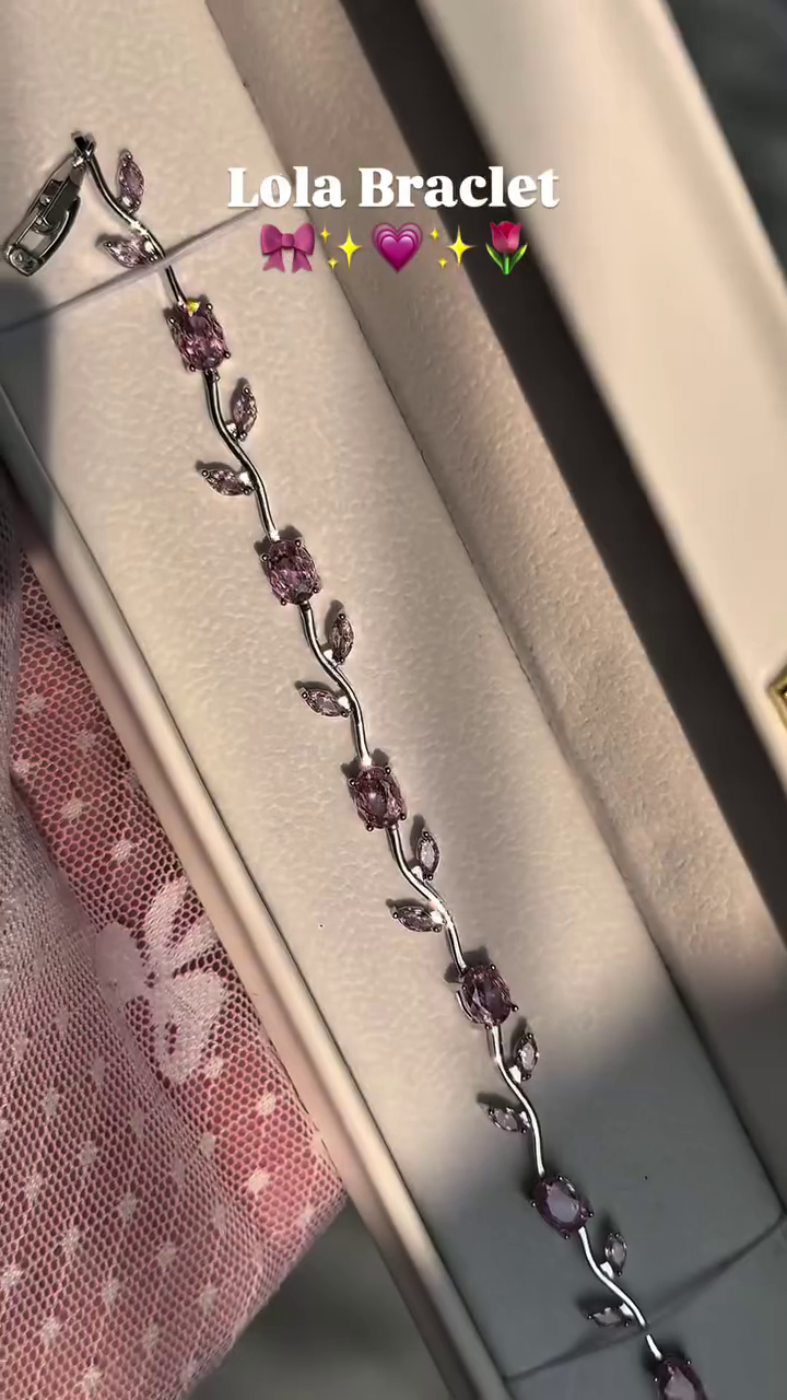 🌸 Lola Crystal Bracelet – Elegant Floral Luxury for Every Occasion