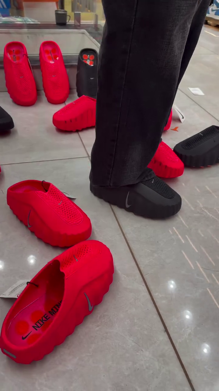 👟 Walk in Comfort, Stand Out in Style – Trendy Clogs for Every Step